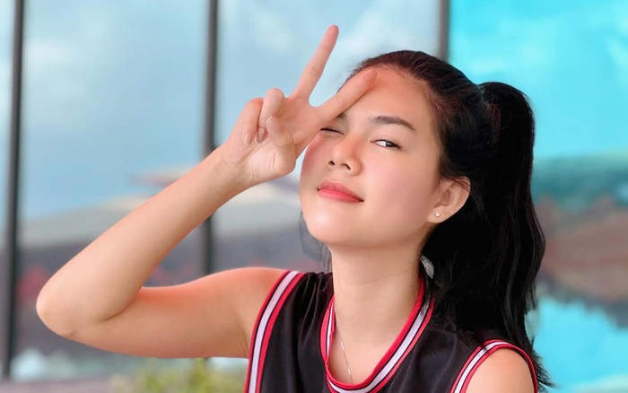 Loạt ảnh cũ cách đây 2 năm của Ngọc Trinh hot trở lại, danh tính sao nam điển trai đứng cạnh gây sốt Ảnh 2