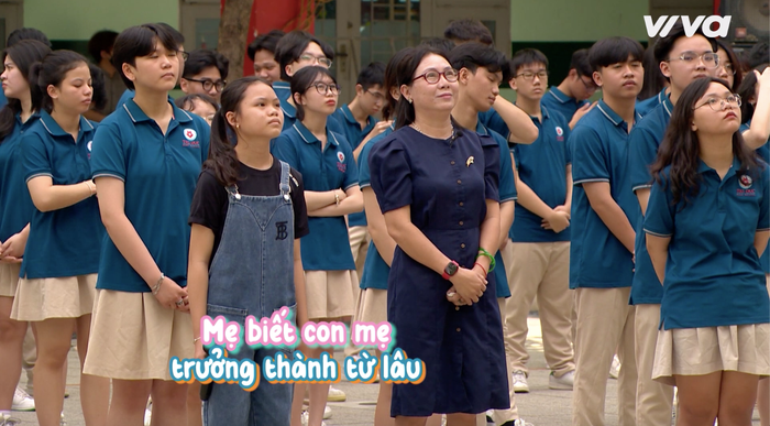 Mẹ và em gái của Tuấn Anh.