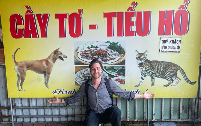 Phía sau bức ảnh anh Tây chụp ảnh quán 'tiểu hổ' làm dậy sóng mạng xã hội Ảnh 2