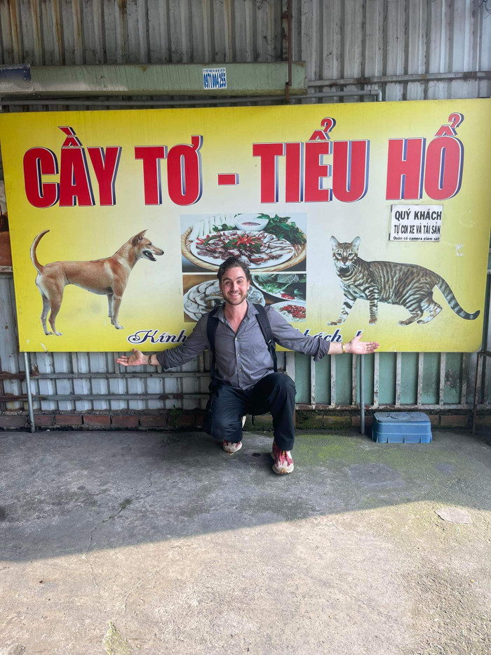 Cộng đồng mạng hiện đang tranh luận rất sôi nổi về vấn đề này.