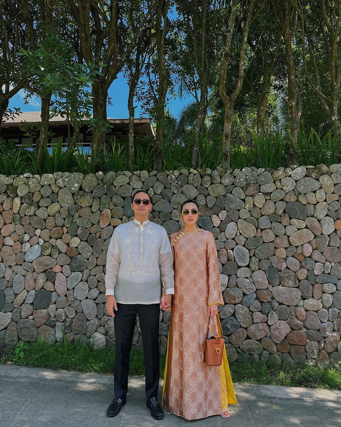 Tăng Thanh Hà và chồng 'lên đồ' cực thanh lịch, sang trọng khi đi ăn cưới. Ảnh: Instagram hatangthanh