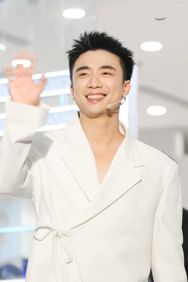 'Anh Âm' không quên nhắc nhở 'nhân viên' tham gia sự kiện văn minh.