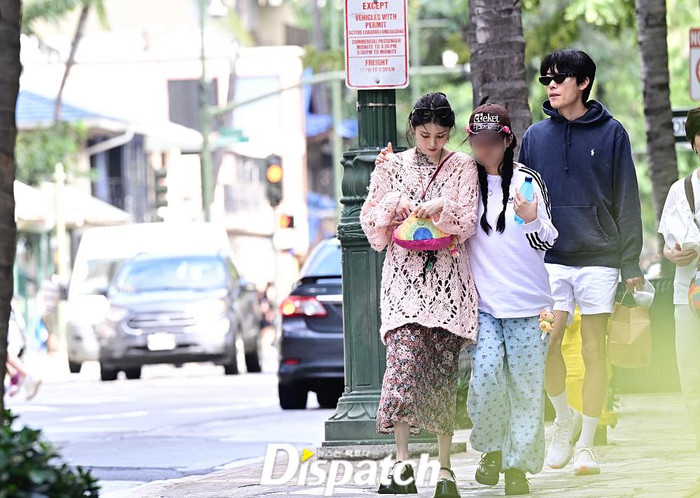 Han So Hee 'trình làng' loạt ảnh hẹn hò của Han So Hee - Ryu Jun Yeol tại Hawaii. (Ảnh: Dispatch)