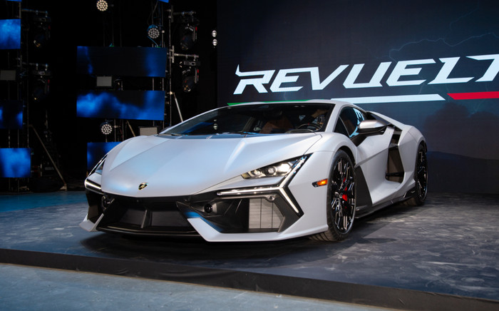 Lamborghini Revuelto ra mắt tại Việt Nam, giá từ 43,9 tỷ đồng Ảnh 2
