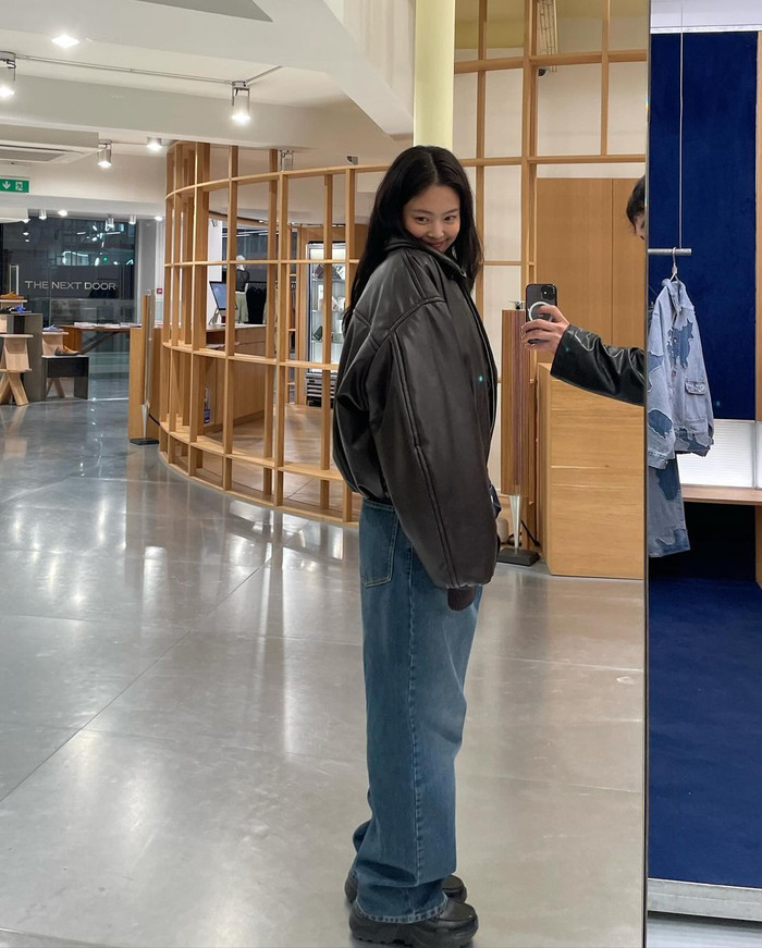 Rời khỏi ánh đèn sân khấu, Jennie ngay lập tức quay trở về với cuộc sống đời thường như bạn bè đồng trang lứa. Ảnh: Instagram jennierubyjane