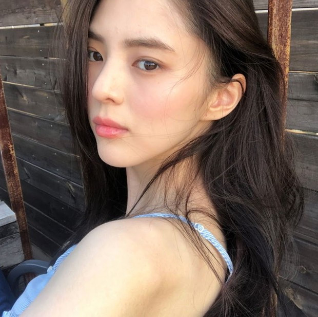 Tích cực dưỡng ẩm ba bước mỗi ngày cũng là điều mỹ nhân rất chú trọng.