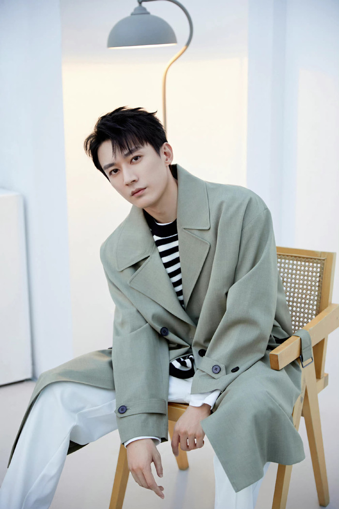 Lưu Học Nghĩa đang gây chú ý với khán giả nhờ Hoa Gian Lệnh. 