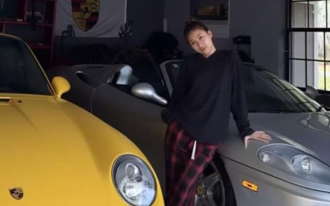 Hot girl TDDC Phạm Như Phương 'flex' dàn siêu xe khủng của bạn trai Ảnh 2