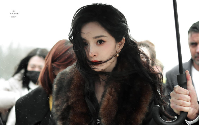 Dương Mịch tiết lộ sự thật sau hình ảnh đậm chất tổng tài ở trời Âu Ảnh 2