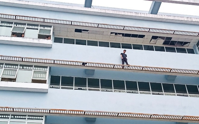 Cứu bệnh nhân trầm cảm, bảo vệ Bệnh viện ngã từ tầng 7 xuống tử vong thương tâm Ảnh 2