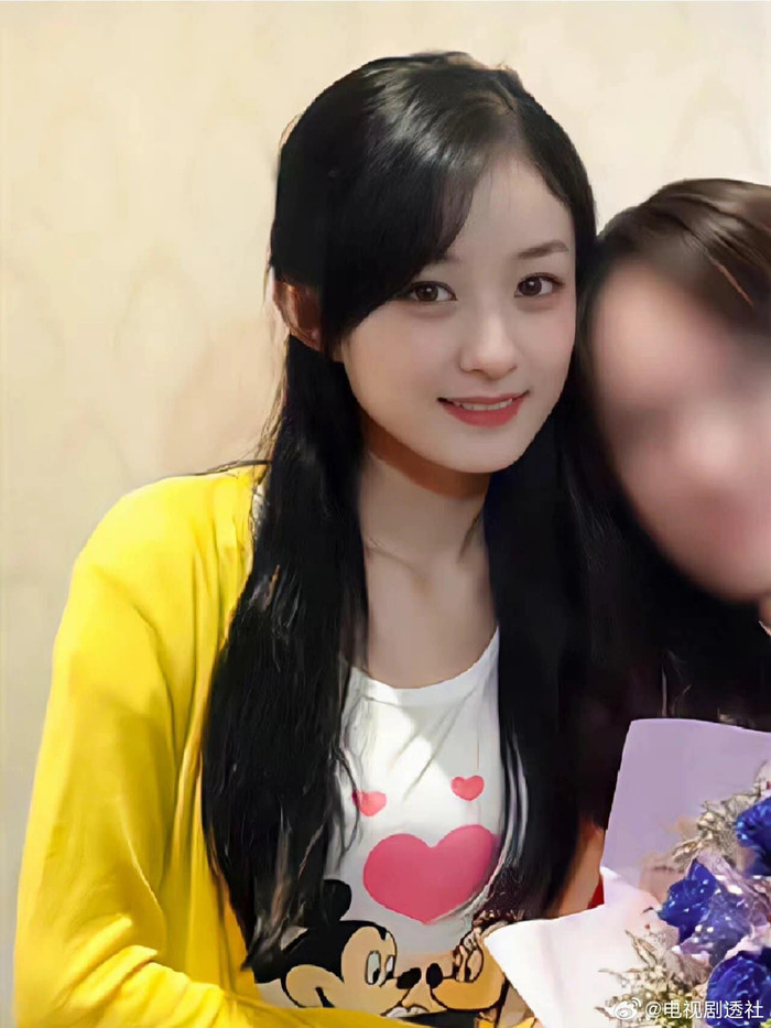 Loạt ảnh hồi còn là thiếu nữ của Triệu Lệ Dĩnh hot trở lại, nhan sắc thế nào mà gây tranh cãi? Ảnh 2