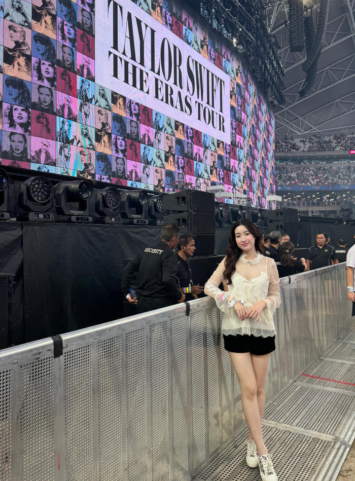 Hình ảnh mới nhất của Đỗ Mỹ Linh tại concert của Taylor Swift diễn ra tại Singapore