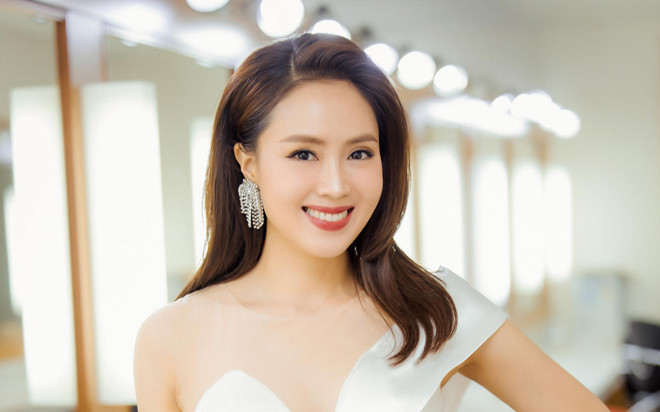 Hồng Diễm đáp trả cực khéo khi bị nghi vấn đụng chạm dao kéo, khuôn mặt cứng đơ Ảnh 2