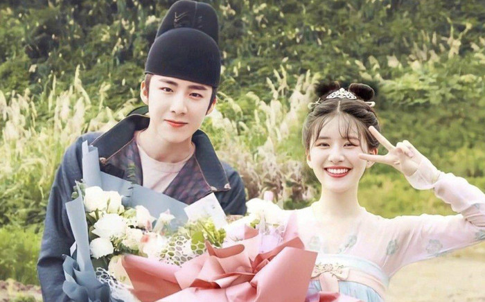 Triệu Lộ Tư - Lưu Vũ Ninh ôm nhau không rời Ảnh 2