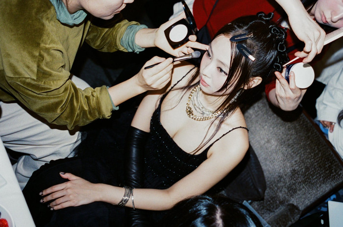 Jennie (BLACKPINK) gây ra tranh cãi vì 'bận chuẩn bị cho album mới'.