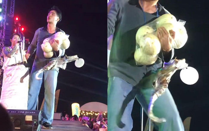 Nam ca sĩ được khán giả tặng cá sấu khi đi hát hội chợ Ảnh 2