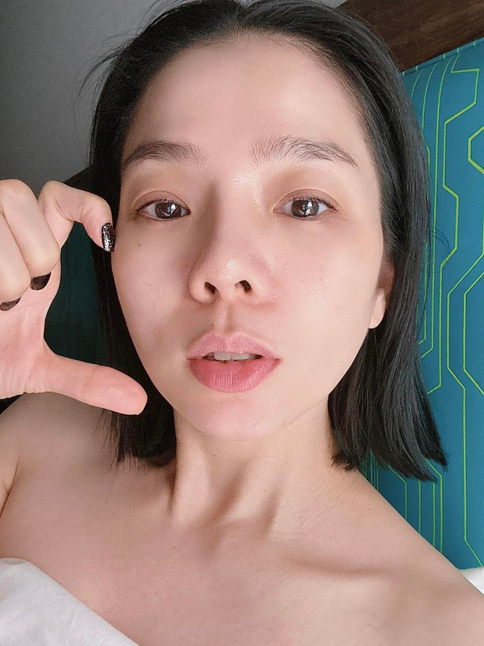 Mặt mộc U50 của Lệ Quyên khiến nhiều chị em tò mò về bí quyết chăm sóc da mặt.