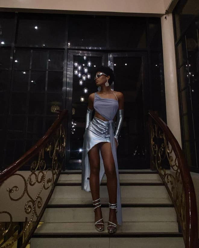 Alexie Mae Brooks trải qua tuổi thơ cơ cực, từng là nạn nhân của nạn bắt nạt tại trường học.