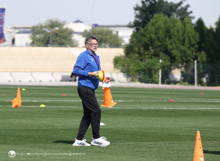 HLV Troussier tuyên bố Việt Nam không chỉ có mục tiêu thắng Indonesia, mà còn là cách giành chiến thắng. Ảnh: VFF