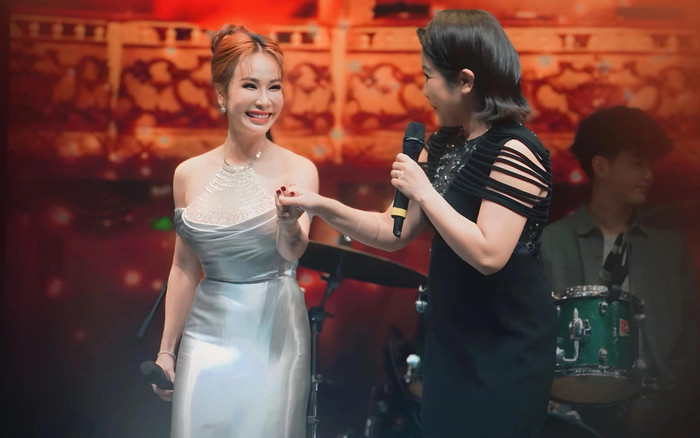 Uyên Linh: 'Tôi nể chị Mỹ Linh' Ảnh 2