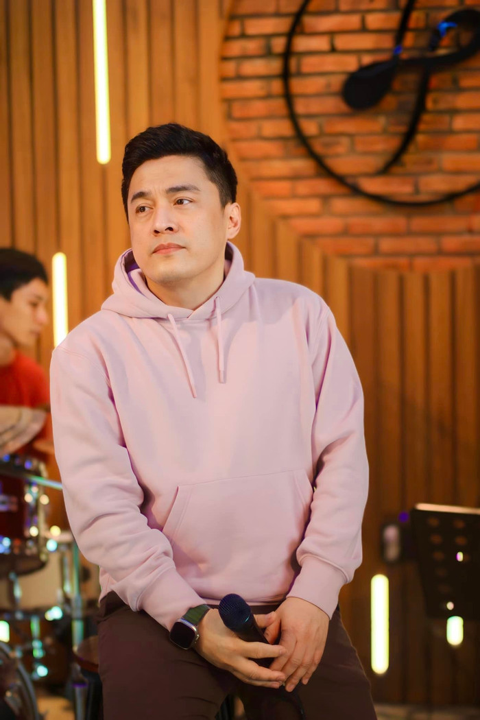 Giọng ca nam này luôn tìm sự cân bằng giữa công việc và cuộc sống để duy trì phong độ và sức khỏe.