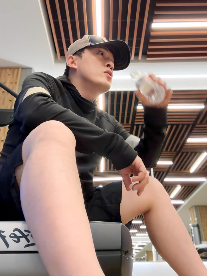 Lam Trường cũng thường xuyên đăng tải những hình ảnh tập luyện thể thao.