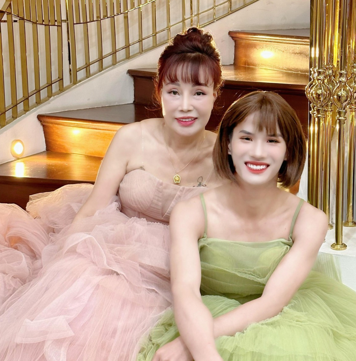 Cô dâu Thu Sao gây chú ý với diện mạo mới, lấn sân làm mẫu ảnh khiến dân tình nhận không ra Ảnh 1