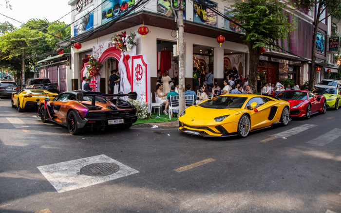 Dàn siêu xe 300 tỷ rước dâu tại Cần Thơ Ảnh 2