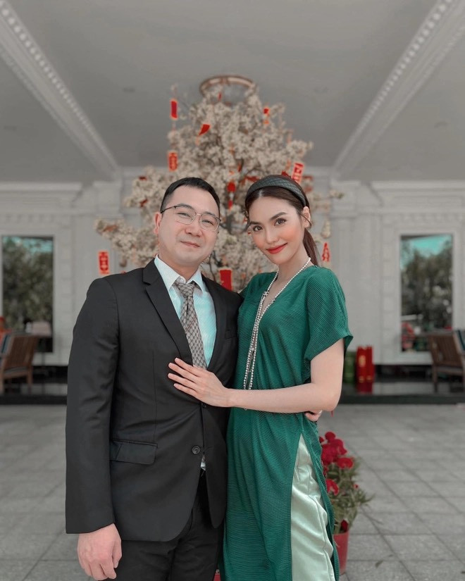 Kể từ khi lập gia đình, Top 11 Hoa hậu Thế giới 2015 tập trung vào các hoạt động kinh doanh cùng ông xã và dành nhiều thời gian cho gia đình.