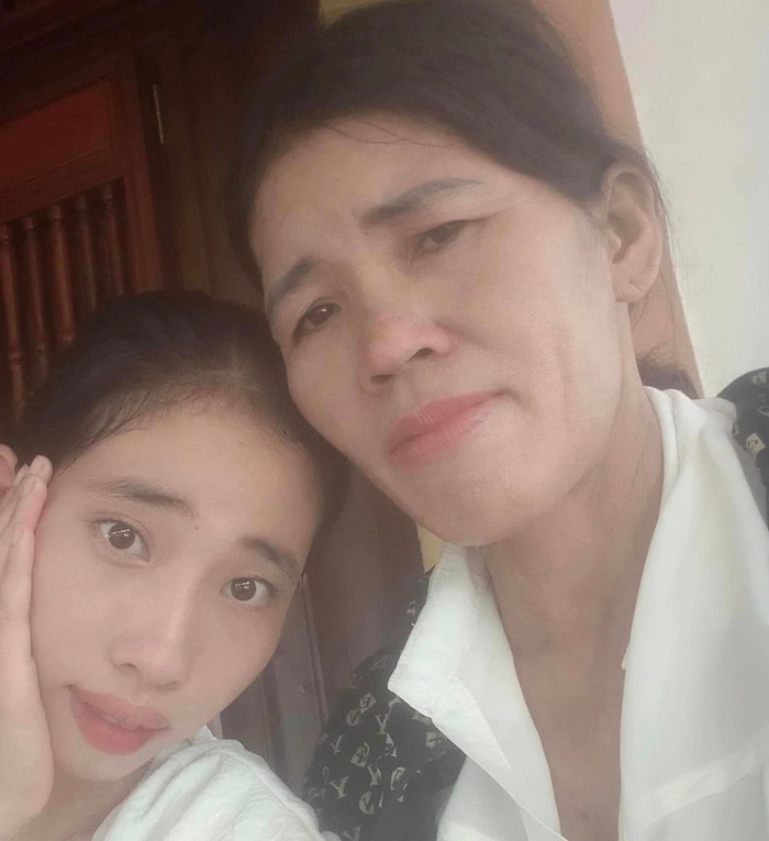 Chị Huấn và con gái