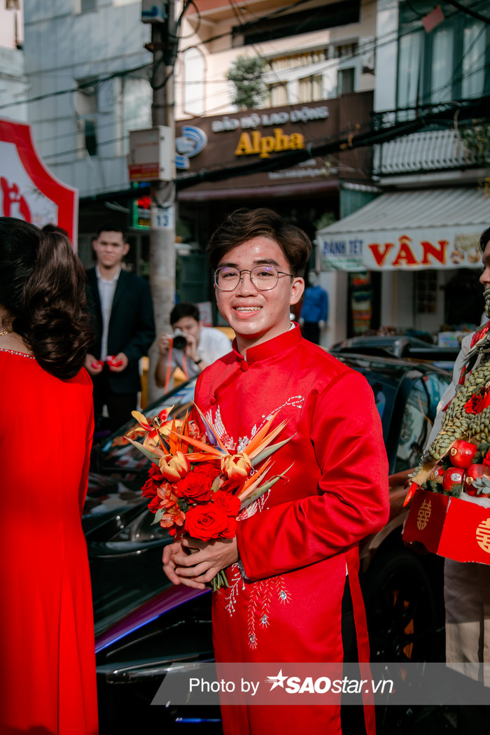 Visual điển trai của chú rể Tấn Phát.