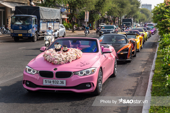 Dàn siêu xe 300 tỷ đồng xuất hiện trong đám cưới sáng 21/3.