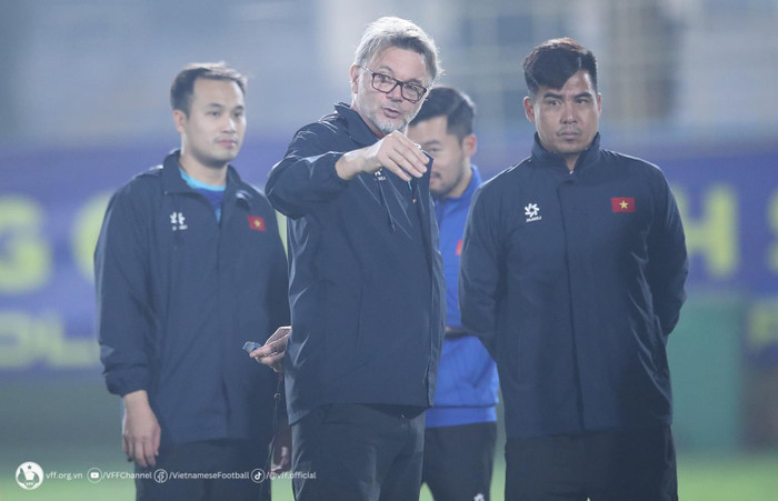 HLV Troussier có thể bị sa thải sớm nếu Việt Nam thua Indonesia ở lượt về. Ảnh: VFF