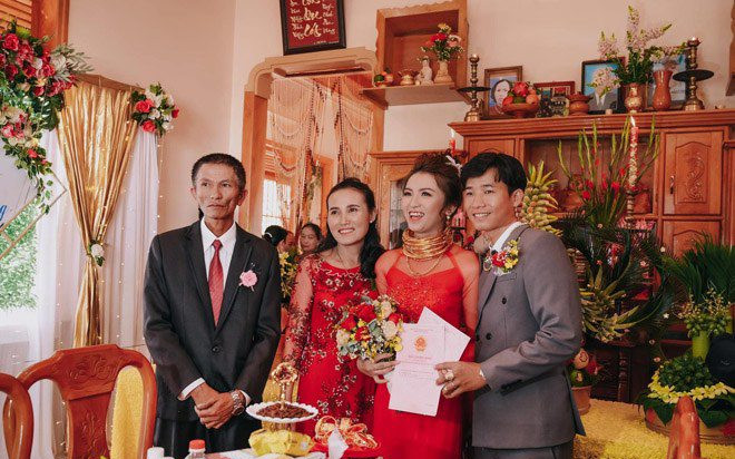 Cô dâu nhận 14 cây vàng, sổ đỏ 4 tỷ gây xôn xao MXH cách đây hơn 3 năm giờ ra sao? Ảnh 2