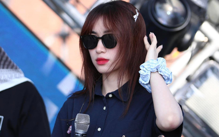 Hoà Minzy khoe loạt ảnh đời thường, visual 'mẹ một con' ngày càng 'hack tuổi' Ảnh 2