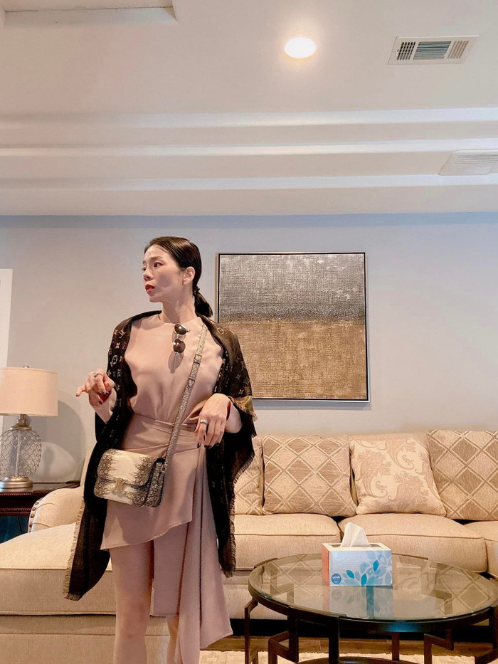 Nhiều khán giả cũng trầm trồ trước một góc cơ ngơi sang chảnh của Lệ Quyên.