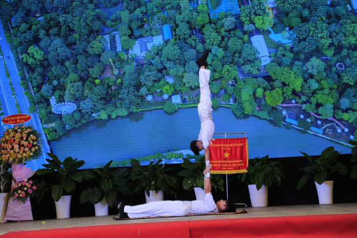 Tiết mục xiếc đặc biệt khiến mọi người trầm trồ - Ảnh: Linh Lan