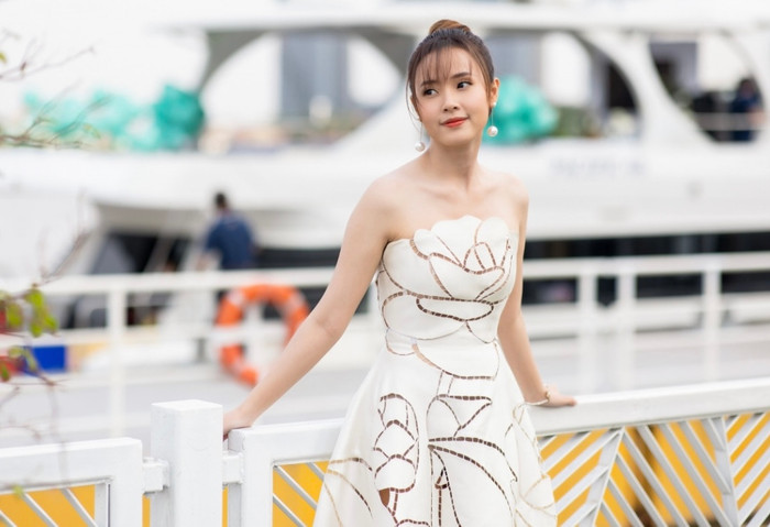 Về cách thức kinh doanh, Midu cho biết cô thường mua đất hoặc mua nhà rồi tu sửa lại đẹp đẽ sau đó đi rao bán và cho thuê. 