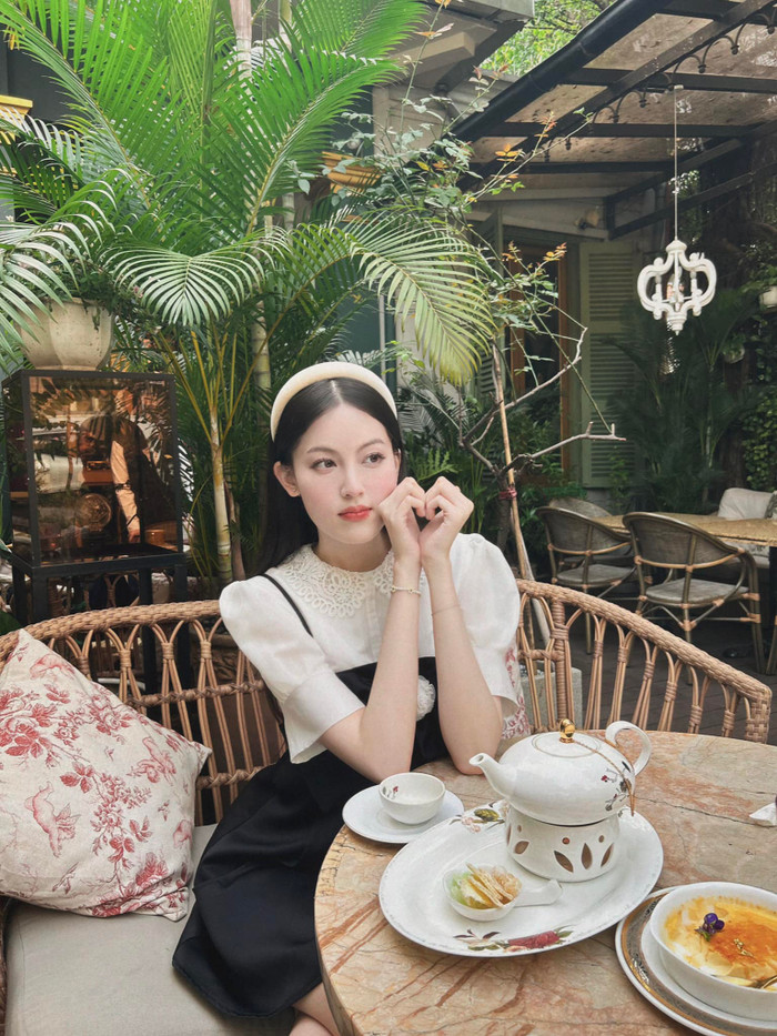 Vẻ ngoài chuẩn nàng thơ của Tăng Mỹ Hàn - bạn gái tin đồn HIEUTHUHAI.