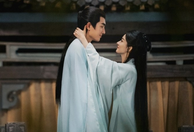 Cả hai tạo nên nhiều khoảnh khắc tình cảm làm lay động khán giả.