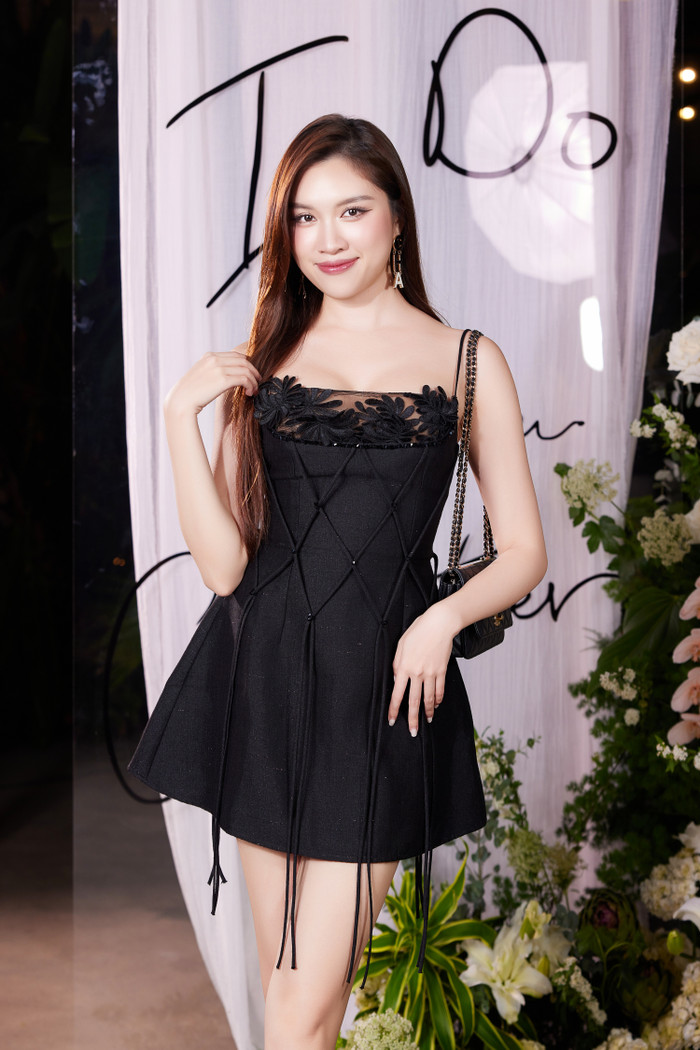 Thanh Thanh Huyền đến chúc mừng đôi bạn thân