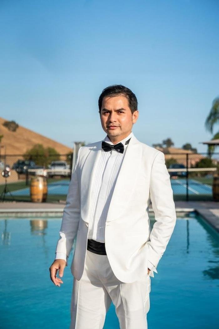 Giữa đỉnh cao sự nghiệp, Đức Tiến bất ngờ sang Mỹ định cư.