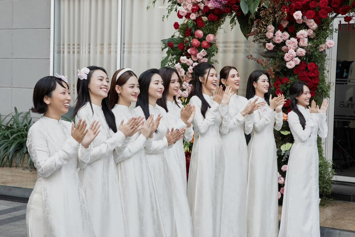 Võ Hoàng Yến và Minh Tú từng cùng nhau bê tráp cho Diễm My 9x. Ảnh: FBNV