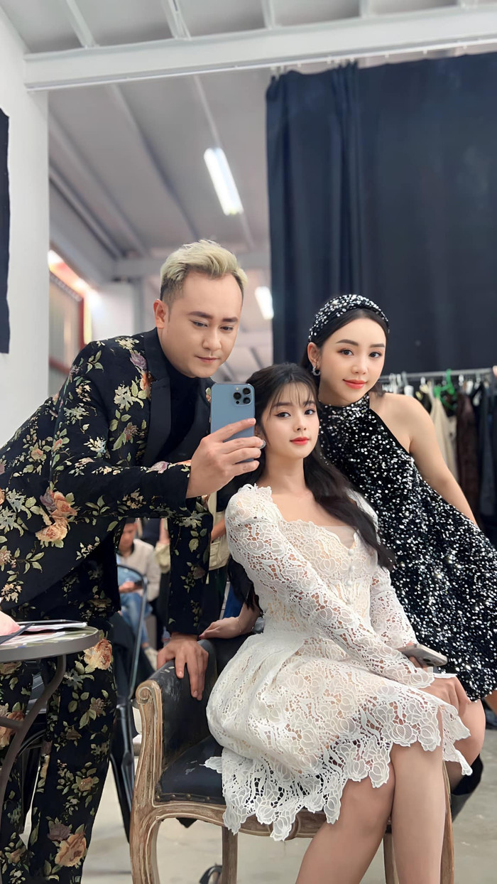 Quỳnh Kool và Lệ Quyên đồng loạt trở lại sân khấu kịch, sau khi gây sốt ở phim giờ vàng.