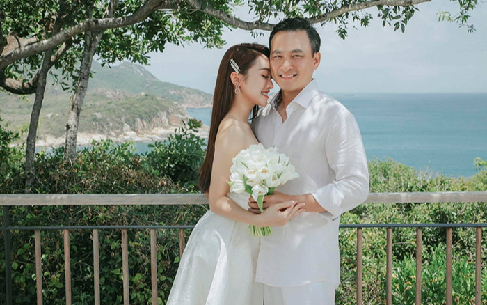 Nữ đại gia yêu say đắm sao nam Vbiz hơn 16 tuổi, quen 5 năm vẫn chưa cưới giờ ra sao? Ảnh 2