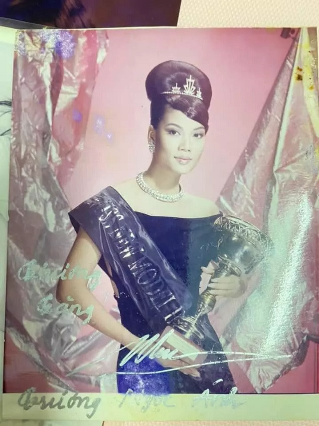 Trương Ngọc Ánh lúc đăng quang Hoa hậu Thời trang Quốc tế Ai Cập.