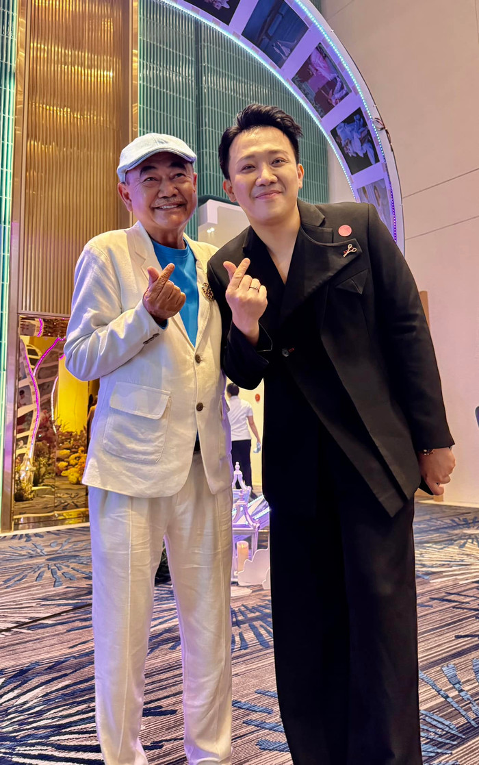 NSND Việt Anh và Trấn Thành có mối quan hệ thân thiết.