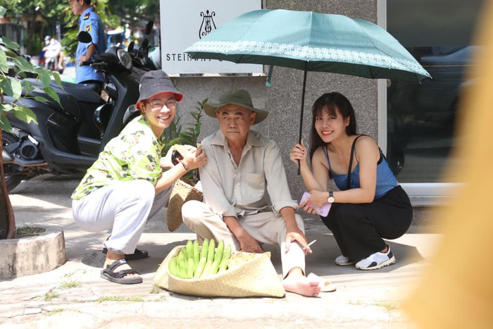 Hiện nam nghệ sĩ vẫn tham gia nghệ thuật.