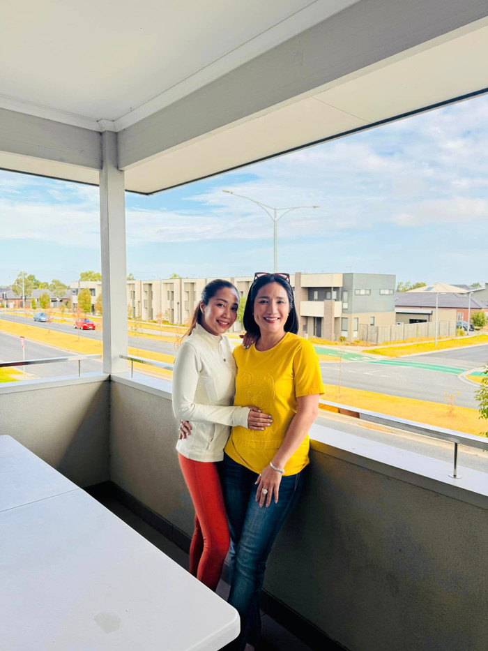 Diễn viên Cát Tường trầm trồ trước cơ ngơi của Ốc Thanh Vân sau vài tháng định cư ở Úc.