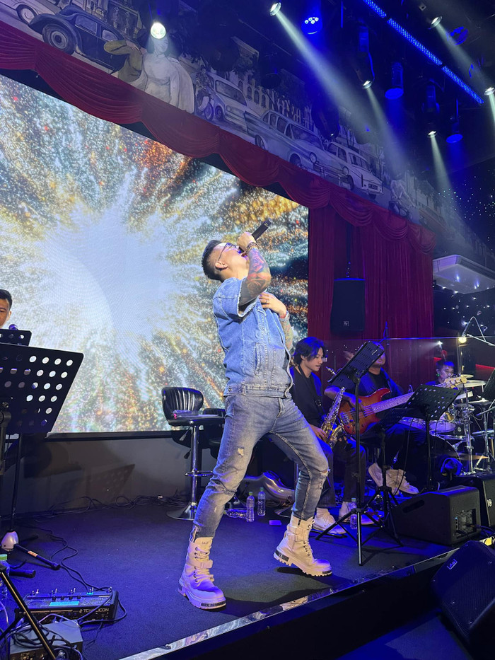 Đâu là MV được quay kỳ công nhất trong sự nghiệp của Tuấn Hưng? Ảnh 3